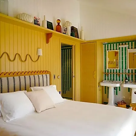 De La Hotel